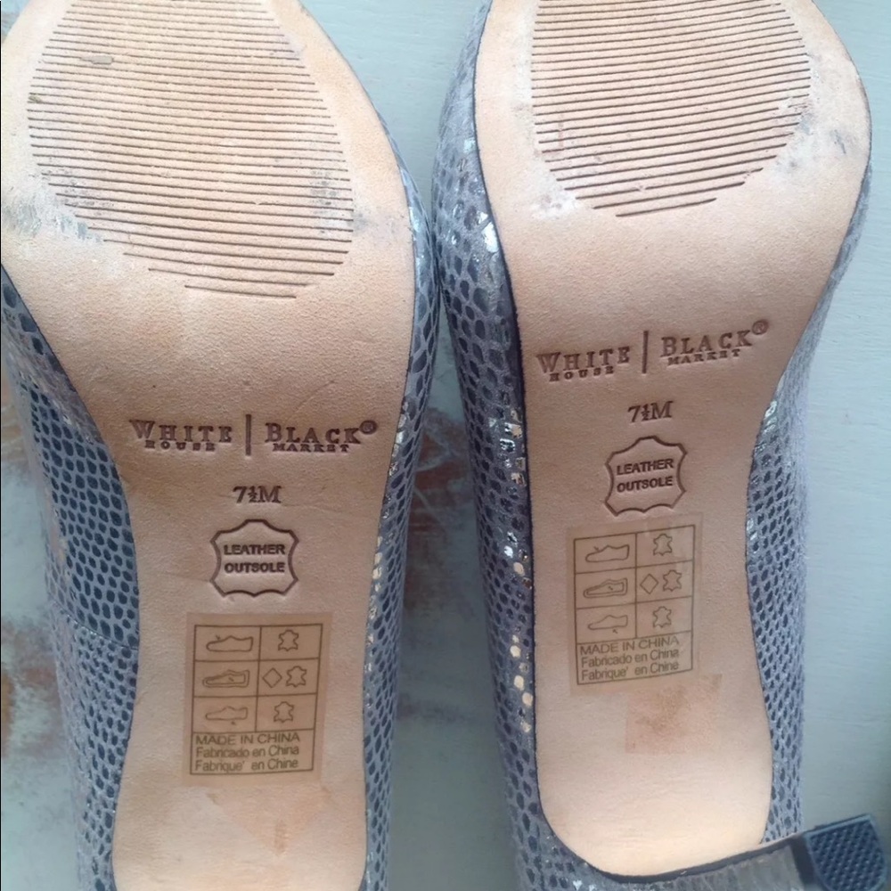 White House black market silver snakeskin heels - Picture 4 of 6